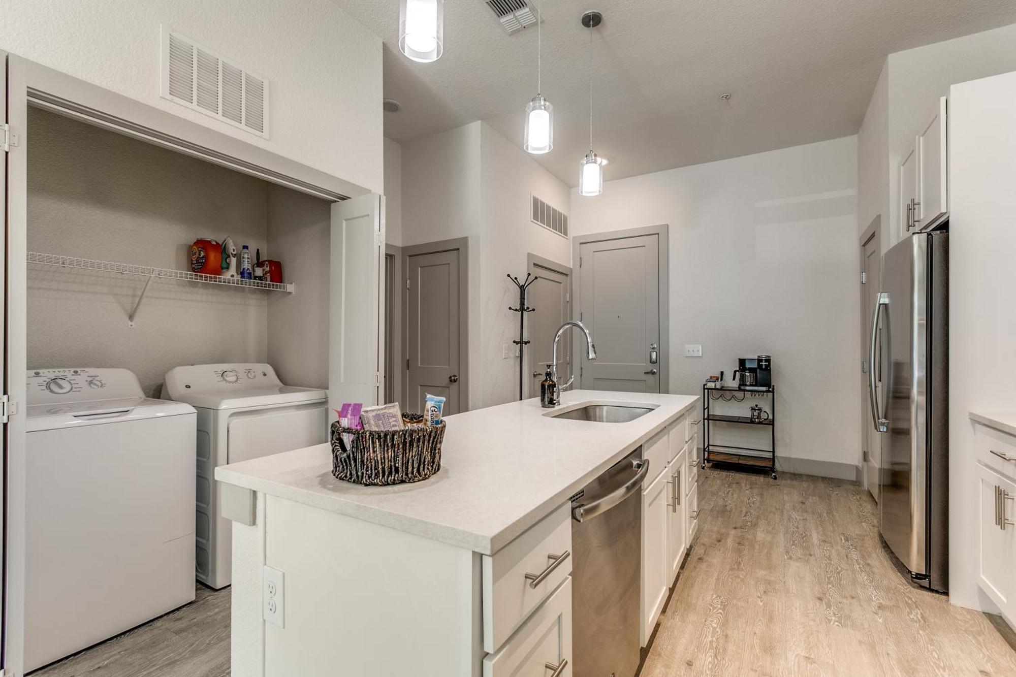סן אנטוניו Lush Downtown Condo On Riverwalk W King Ste, Free Parking, Pet Friendly, Centrally Located On Riverwalk מראה חיצוני תמונה