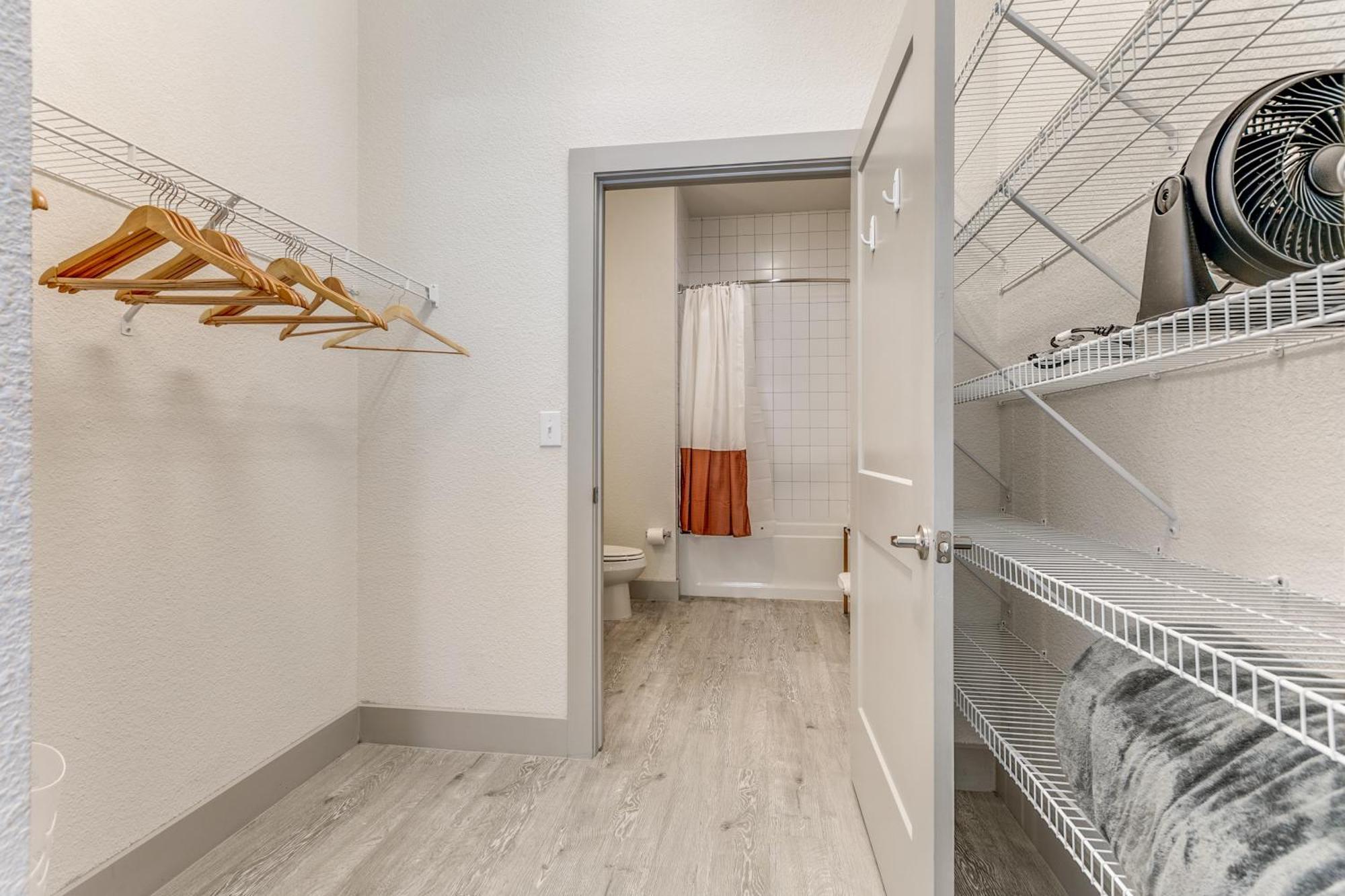 סן אנטוניו Lush Downtown Condo On Riverwalk W King Ste, Free Parking, Pet Friendly, Centrally Located On Riverwalk מראה חיצוני תמונה